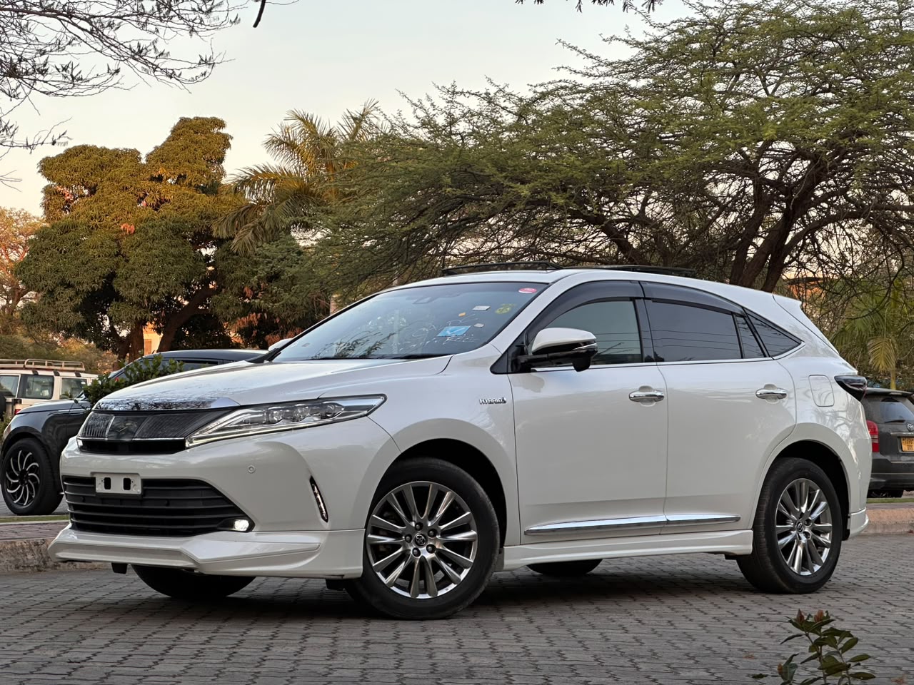TOYOTA HARRIER NEW MODEL thumbnail 3